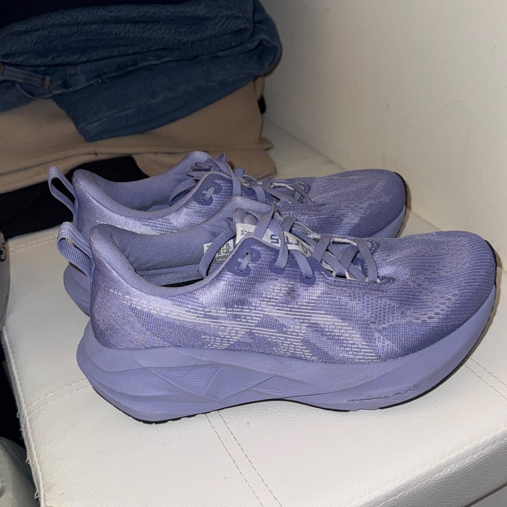 ASICS women’s novablast 5 running shoes